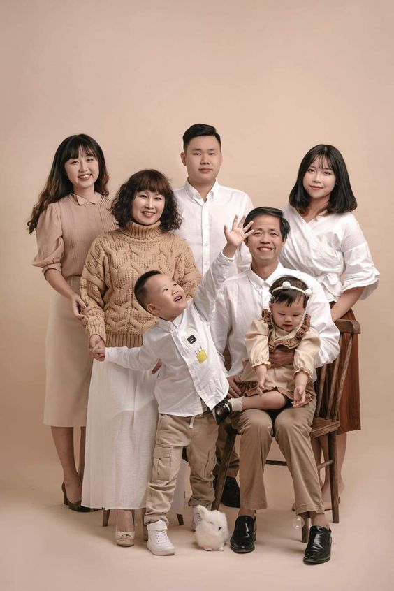 Hình ảnh gia đình 7 người cực dễ thương 6