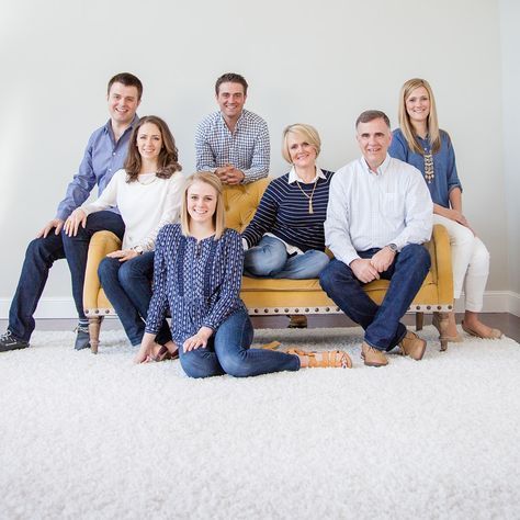 Hình ảnh gia đình 7 người hạnh phúc 8