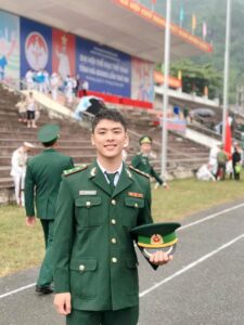 Anh bo doi dep trai cam mu