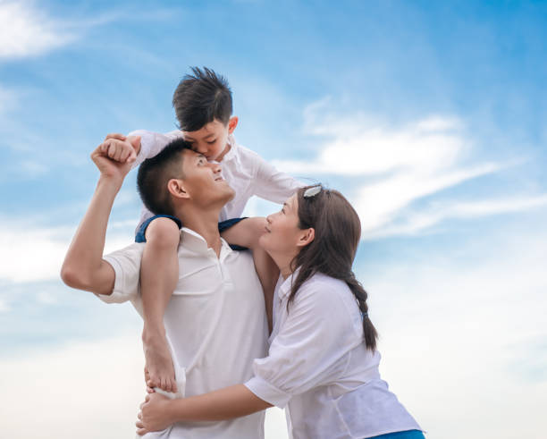 hinh anh gia dinh 1 con 4 Hình ảnh gia đình 1 con 4