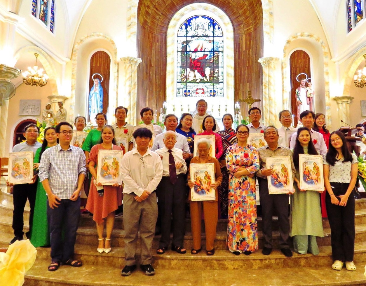 hình ảnh gia đình Công giáo 1