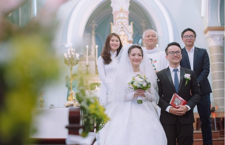 hinh anh gia dinh cong giao 16