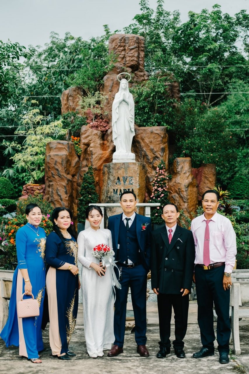 hinh anh gia dinh cong giao 18