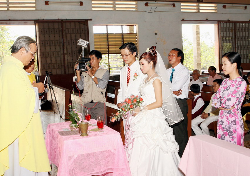 hinh anh gia dinh cong giao 8