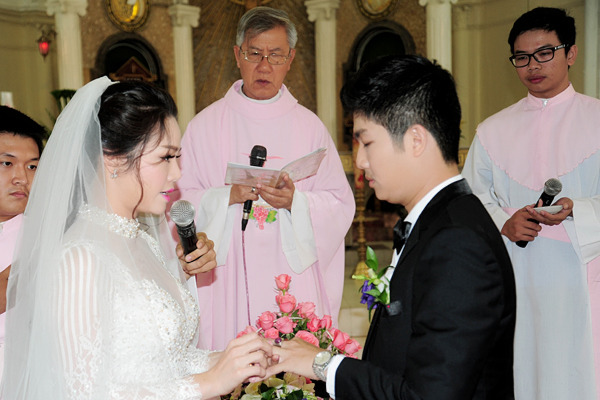 hinh anh gia dinh cong giao 9