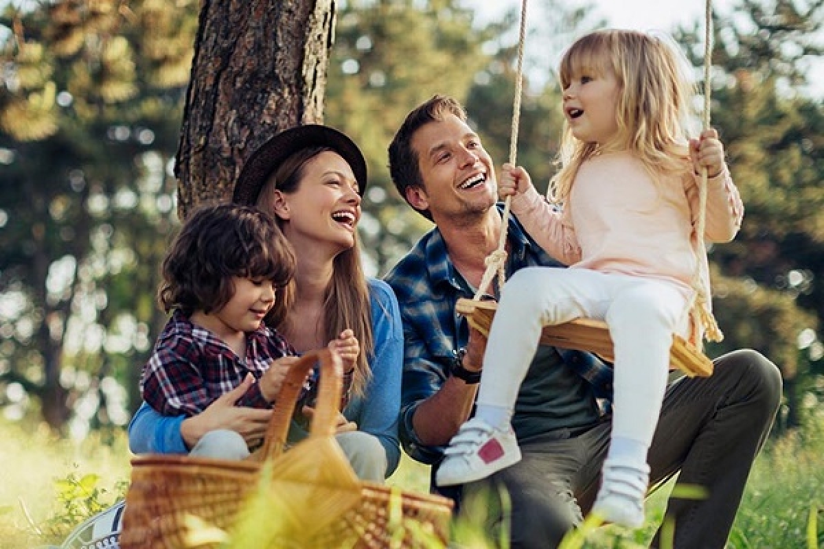 Hình ảnh gia đinh yêu thương nhau 15