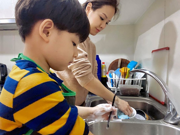 Hình ảnh gia đinh yêu thương nhau 33