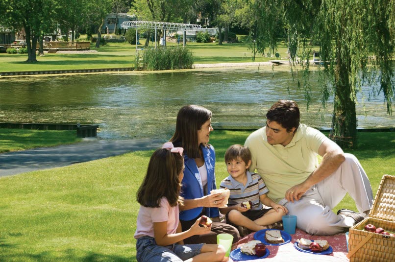 Hình ảnh gia đình 2 con 7