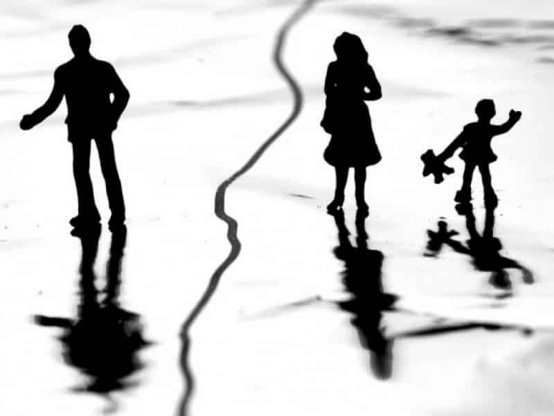 hình ảnh gia đình tan vỡ 13