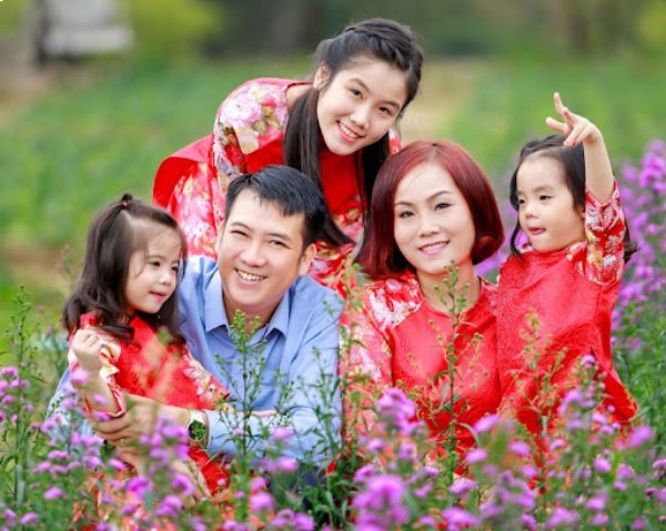 Hình ảnh gia đình vui vẻ 23