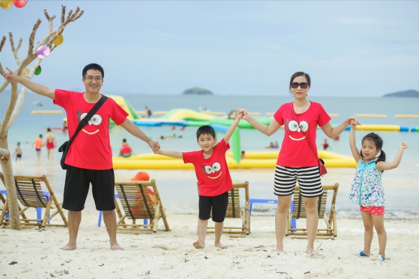 Hình ảnh gia đình vui vẻ 30