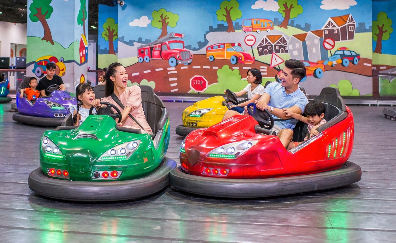 Hình ảnh gia đình vui vẻ 35