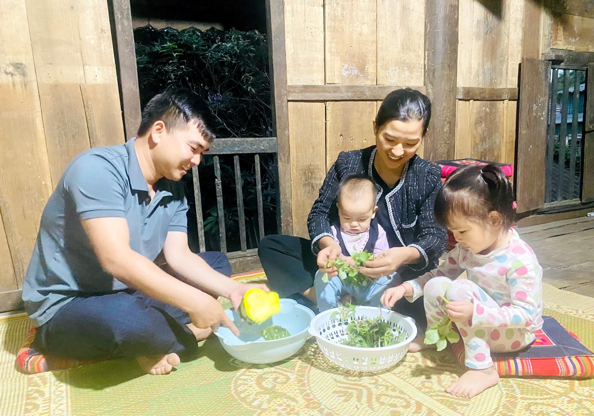 Hình ảnh gia đình vui vẻ 36