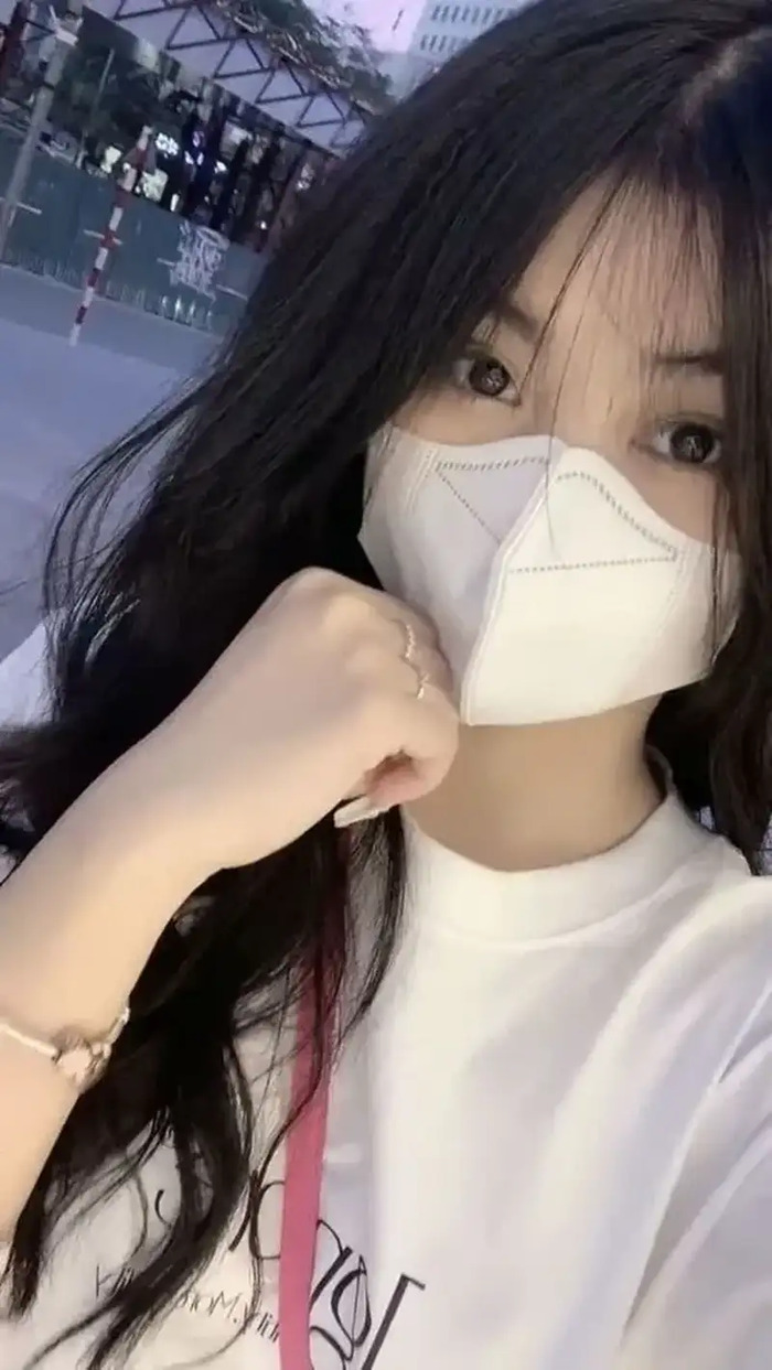 hinh gai xinh che mat 25 Hình gái xinh che mặt 25