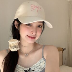 Hình gái xinh đội mũ 3